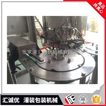揭秘高效生產(chǎn)核心 沖洗、灌裝、封口三合一飲料包裝機(jī)